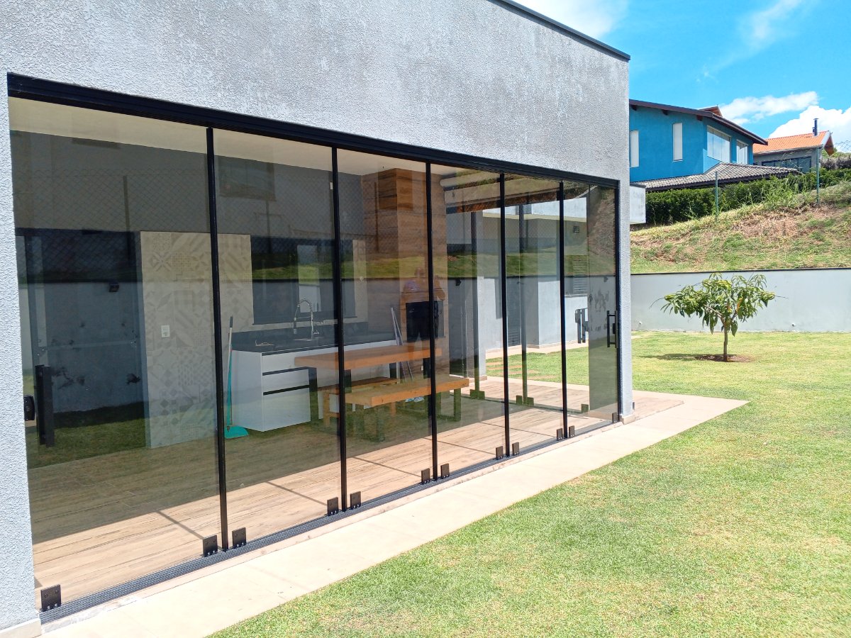 Ambiente em alumínio e vidro